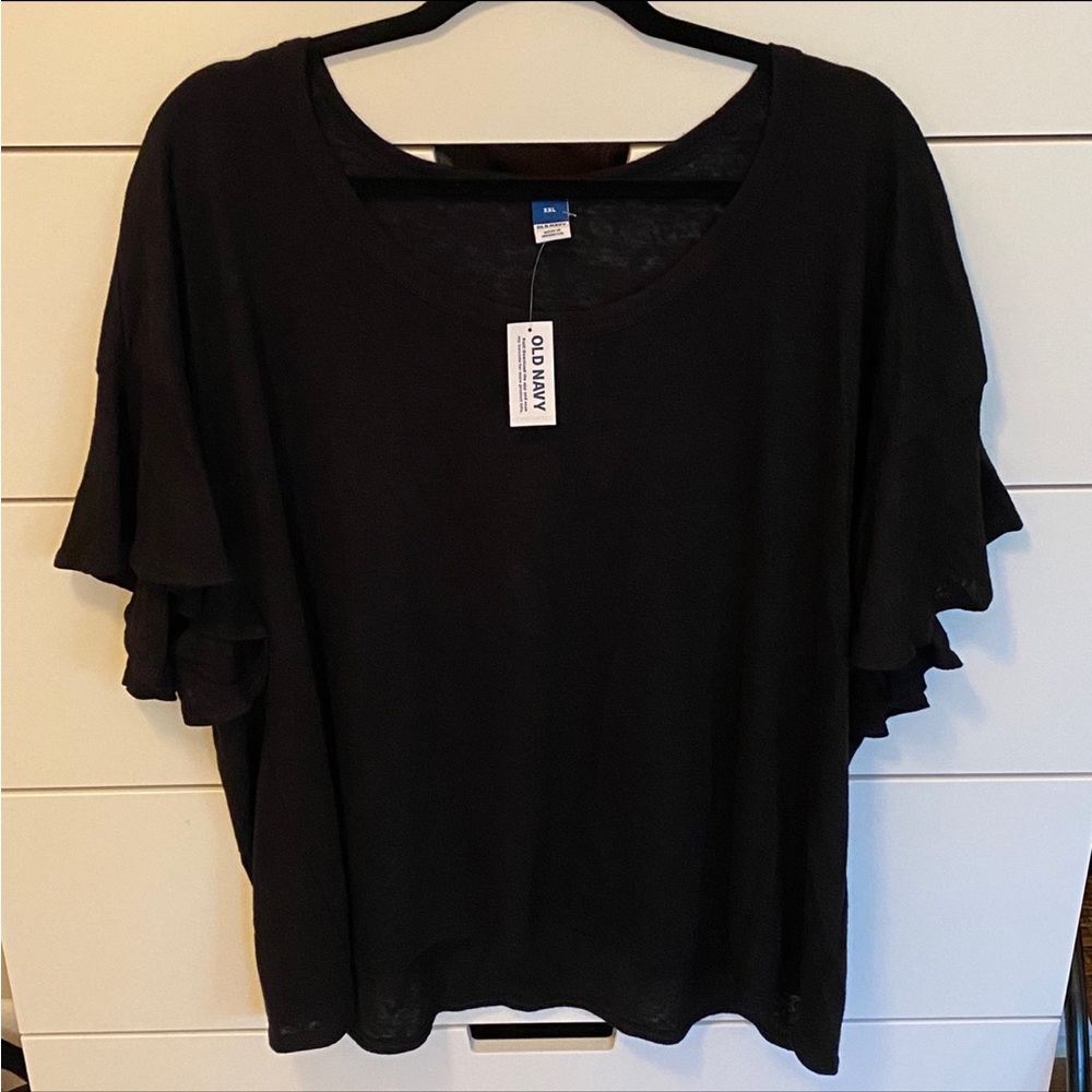 NWT black top with flouncy sleeves size XXL